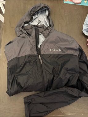 Columbia wind breaker